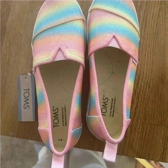 Kids Rainbow Glitter Shoes Size 5 New With Tags - Picture 2 of 10